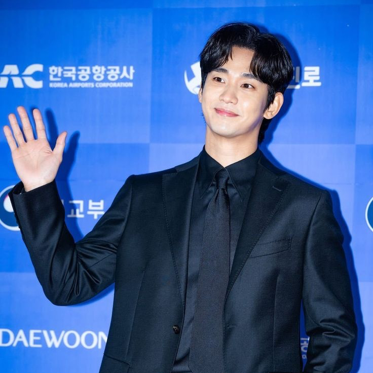 Behind-the-scenes cut of Kim Soohyun