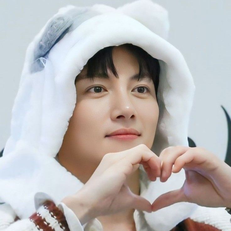 チ・チャンウクの最近の活動ショット