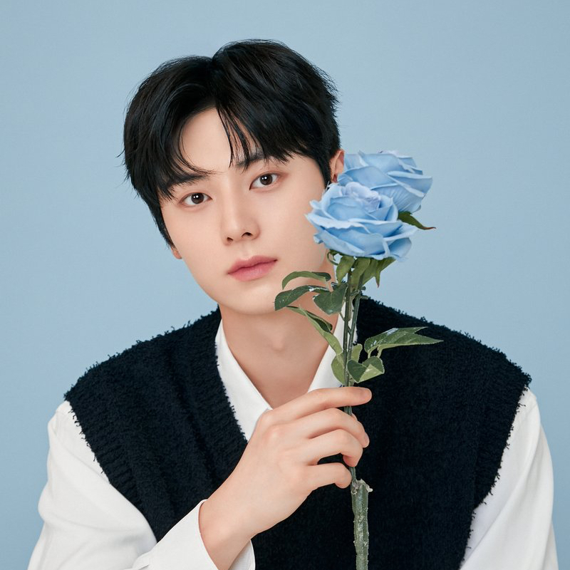 Recent activity shot of Hwang Minhyun