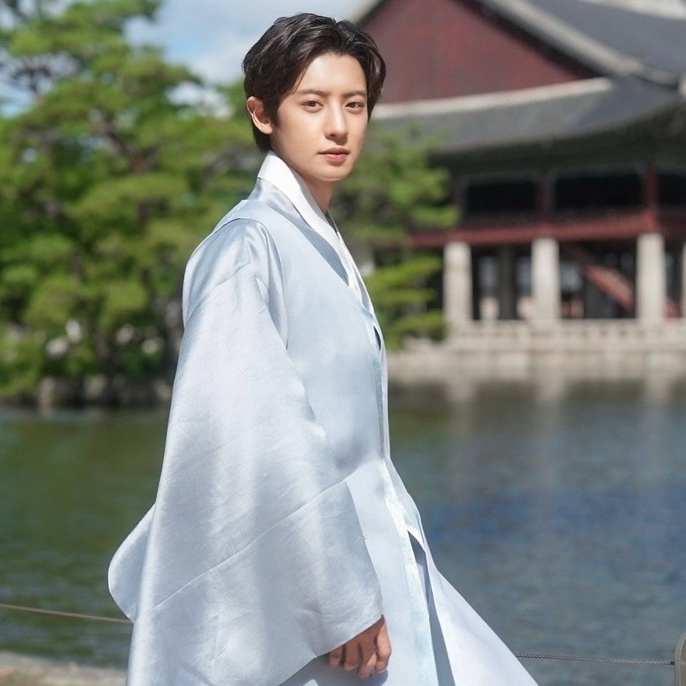 Foto terbaru dari Doh Kyungsoo (D.O.)