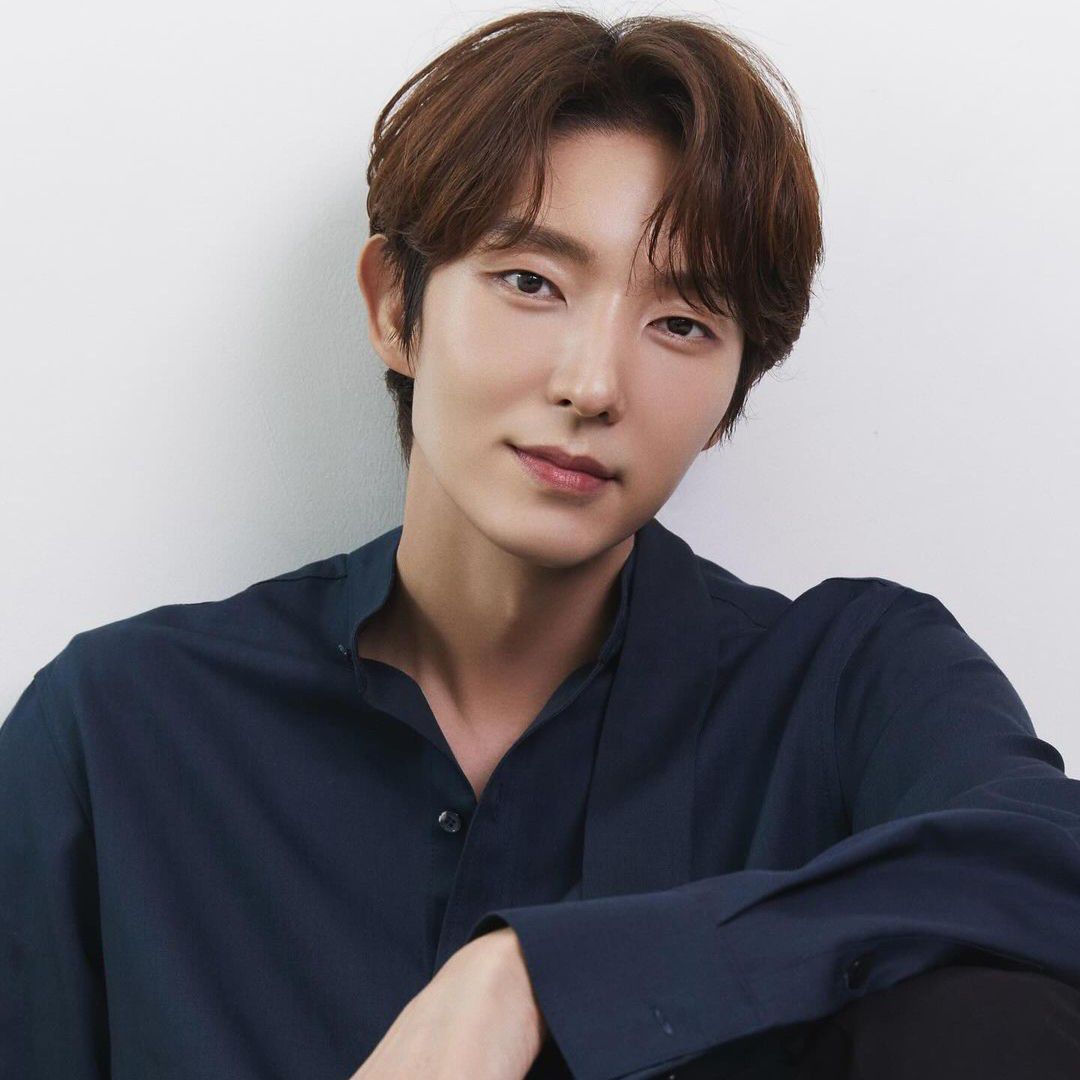 Behind-the-scenes cut of Lee Joongi