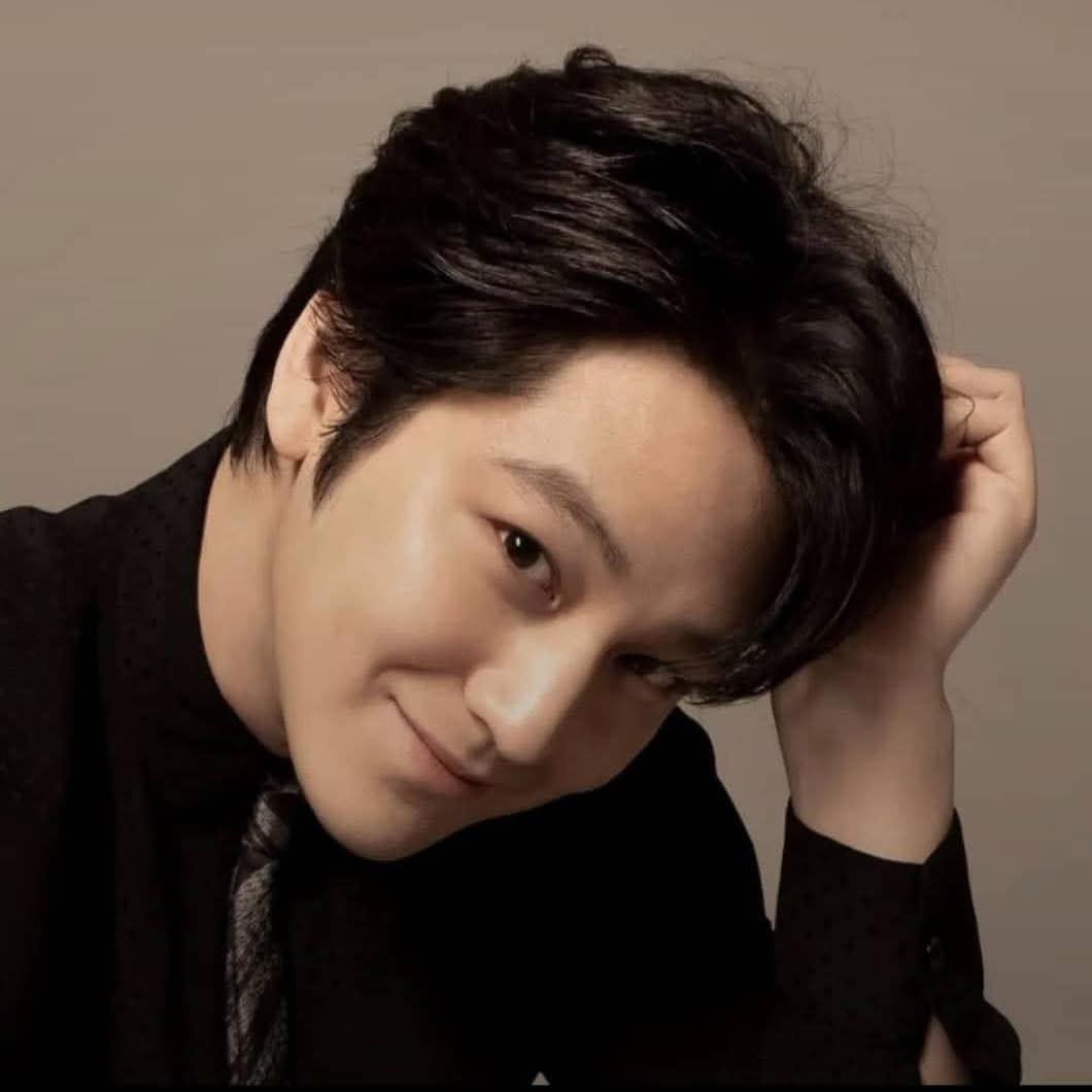 Behind-the-scenes cut of Kim Bum