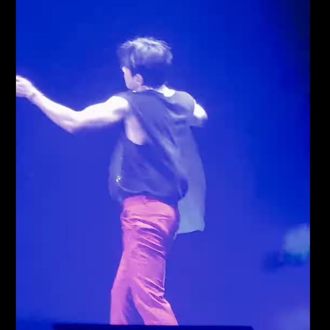 A moment captured by a fan of Seong Ri