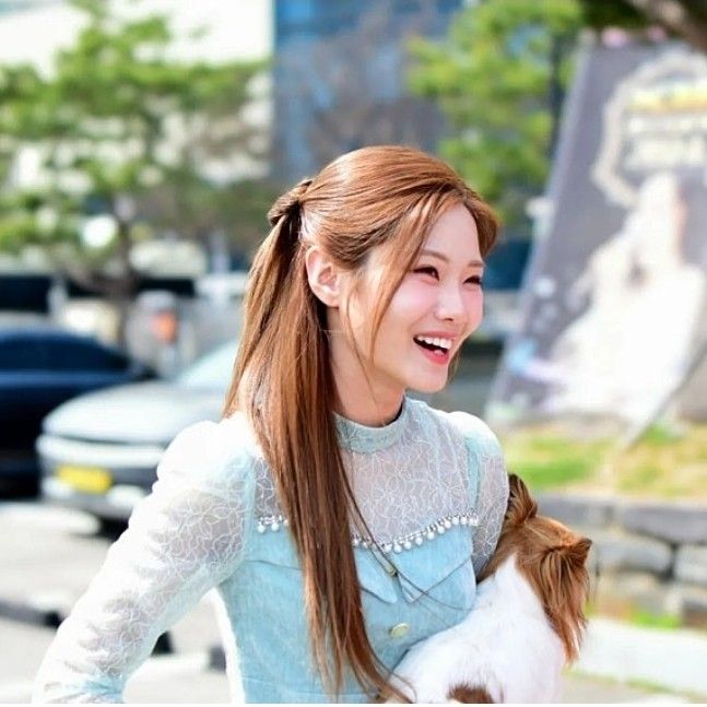 Behind-the-scenes cut of Bae Ahyeon