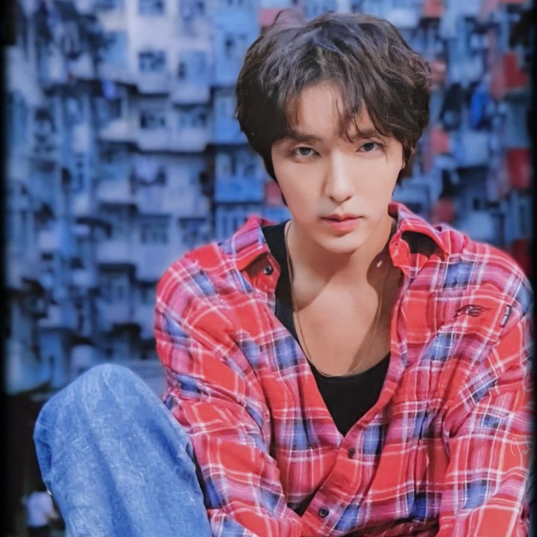 Recent activity shot of Lee Joongi