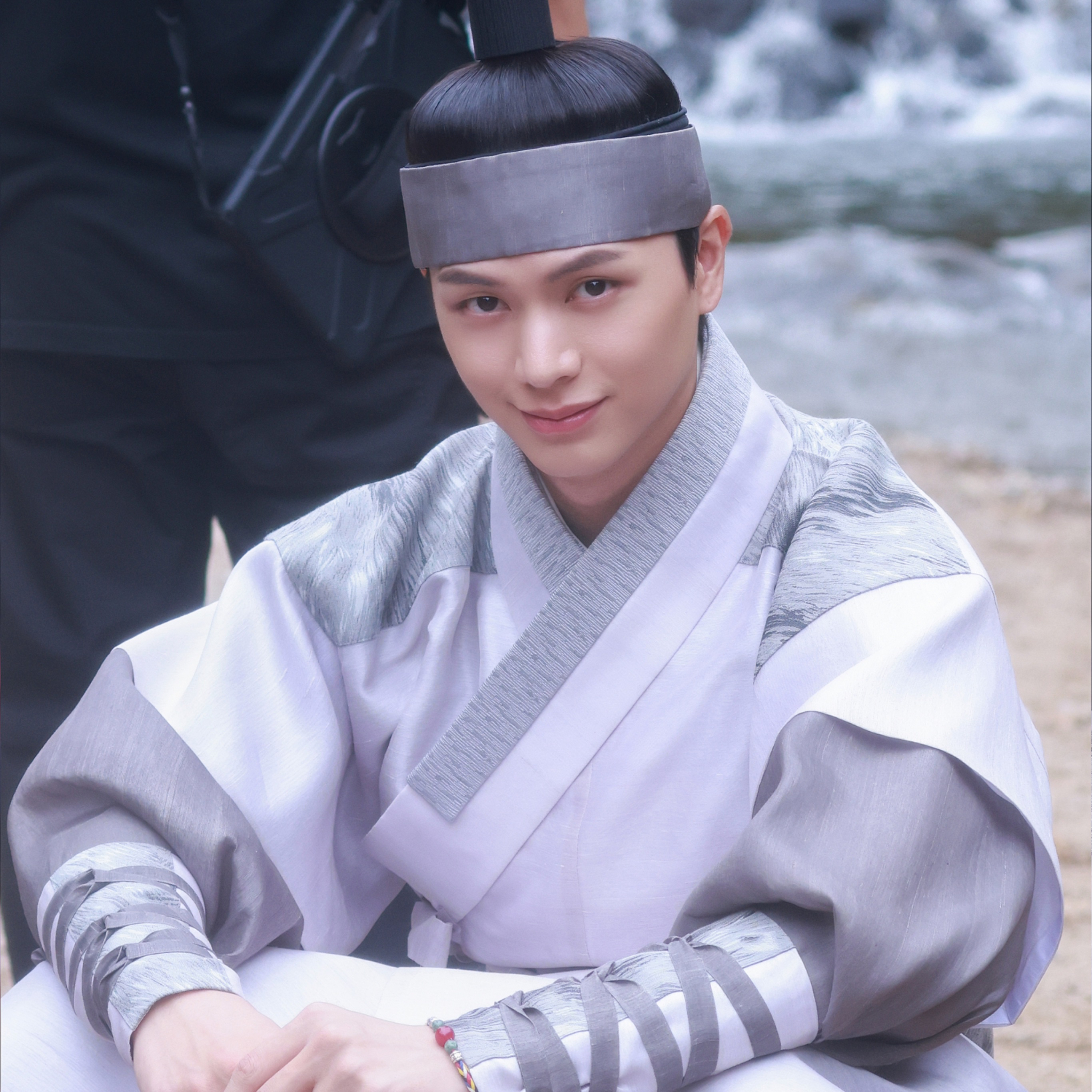 A moment captured by a fan of Yook Sungjae