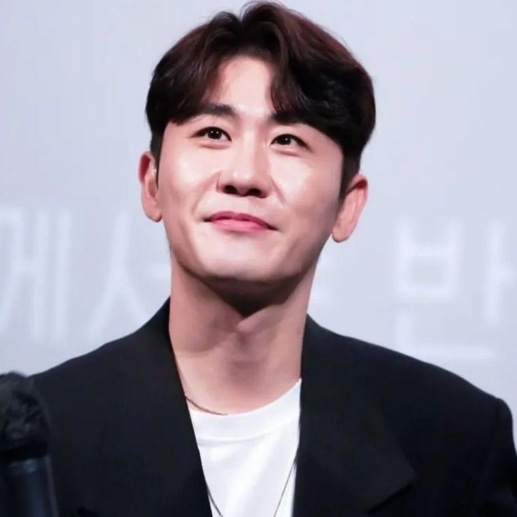 Foto terbaru dari Young Tak