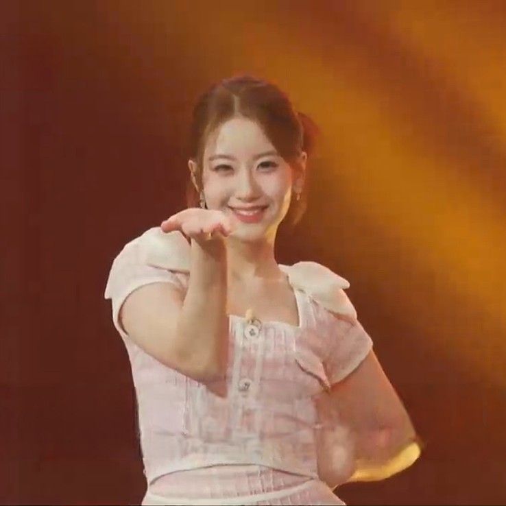 A moment captured by a fan of Oh Yujin