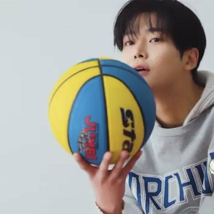 Cuplikan di balik layar dari Rowoon