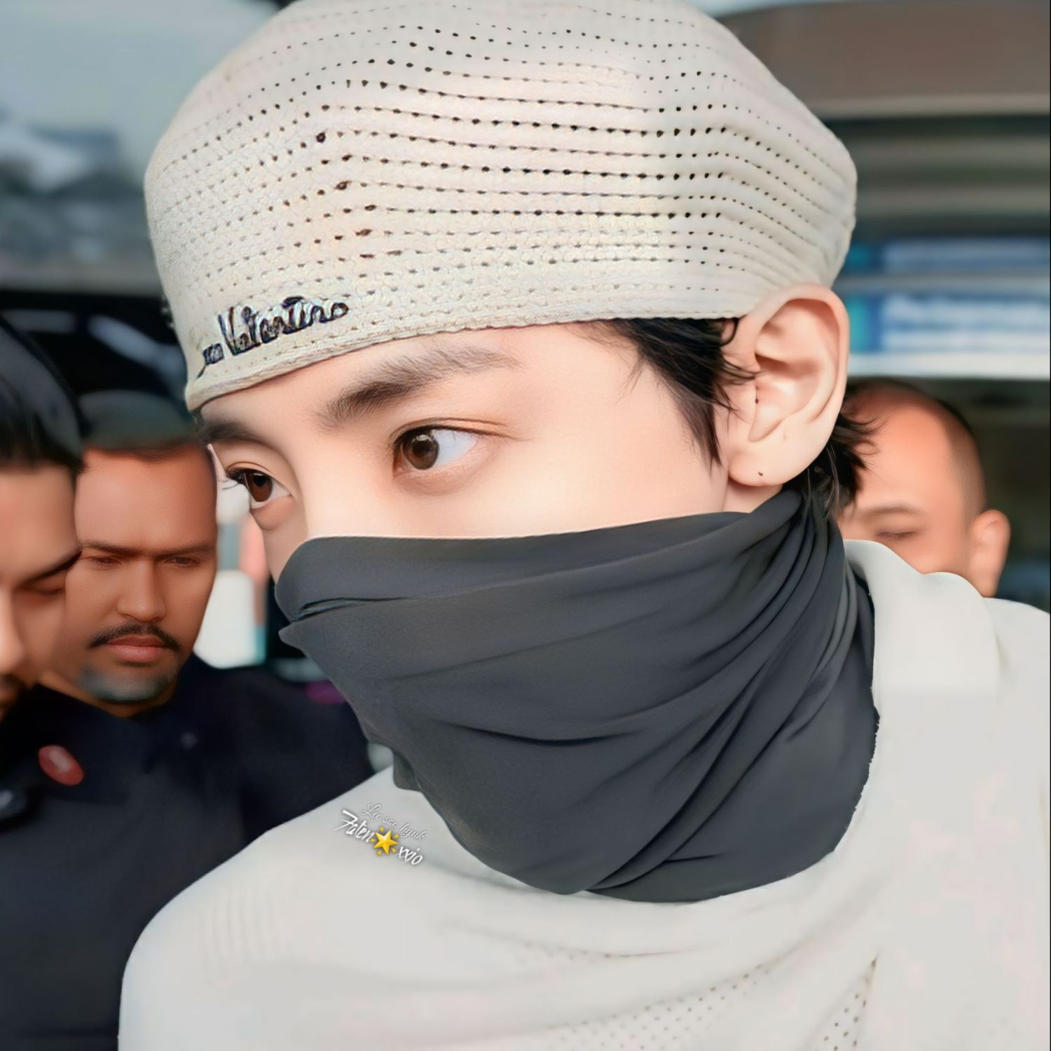 Behind-the-scenes cut of Lee Soohyuk