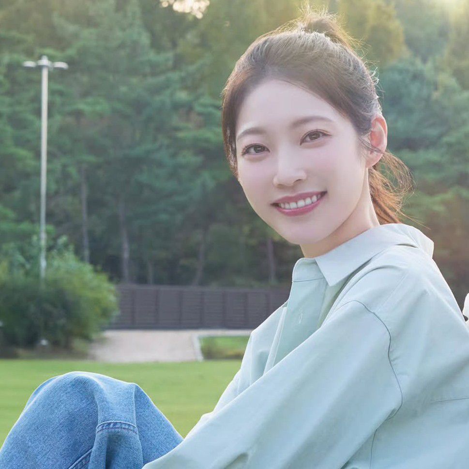 Recent activity shot of Gong Seungyeon