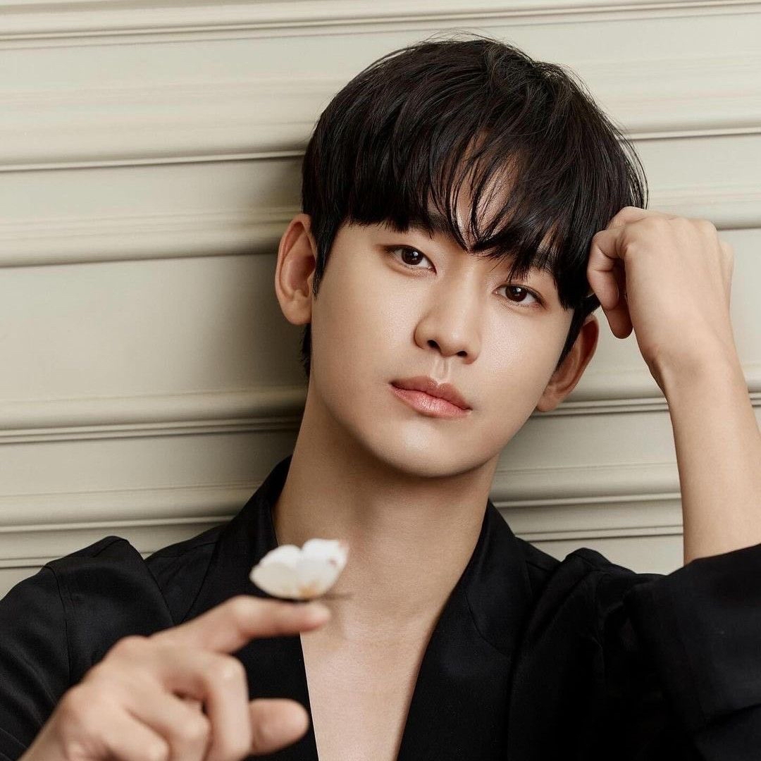 Recent activity shot of Kim Soohyun