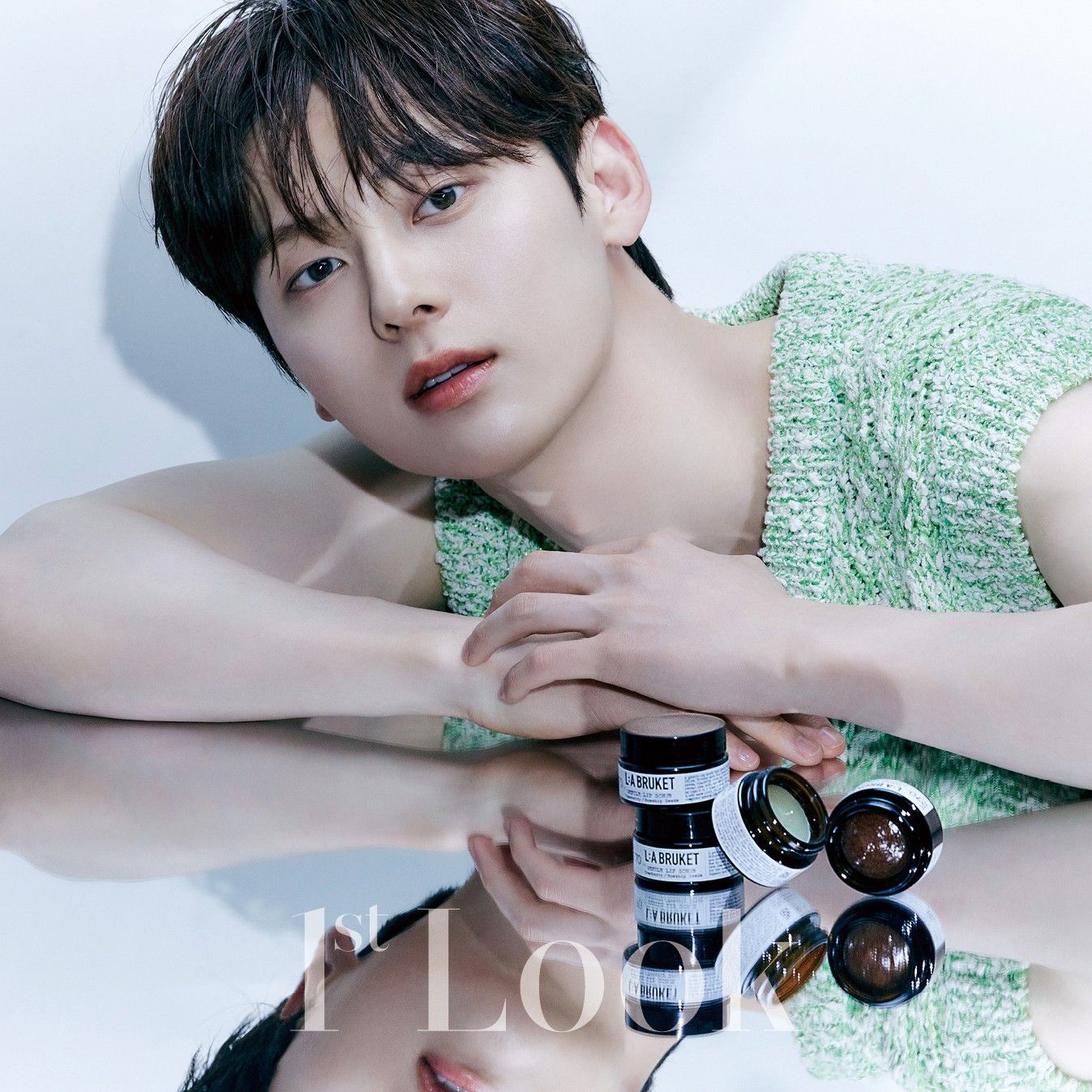 A moment captured by a fan of Hwang Minhyun