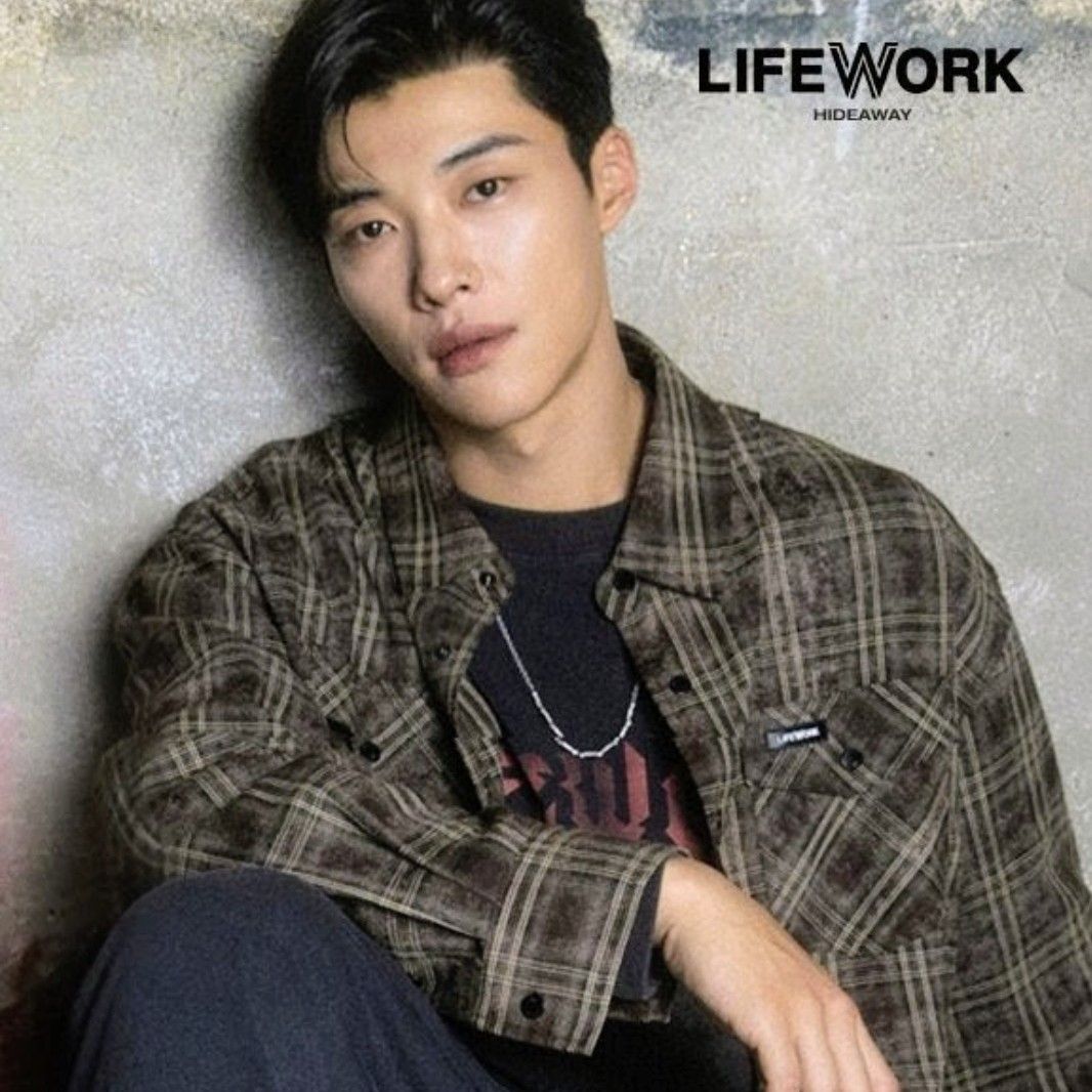 A moment captured by a fan of Woo Dohwan