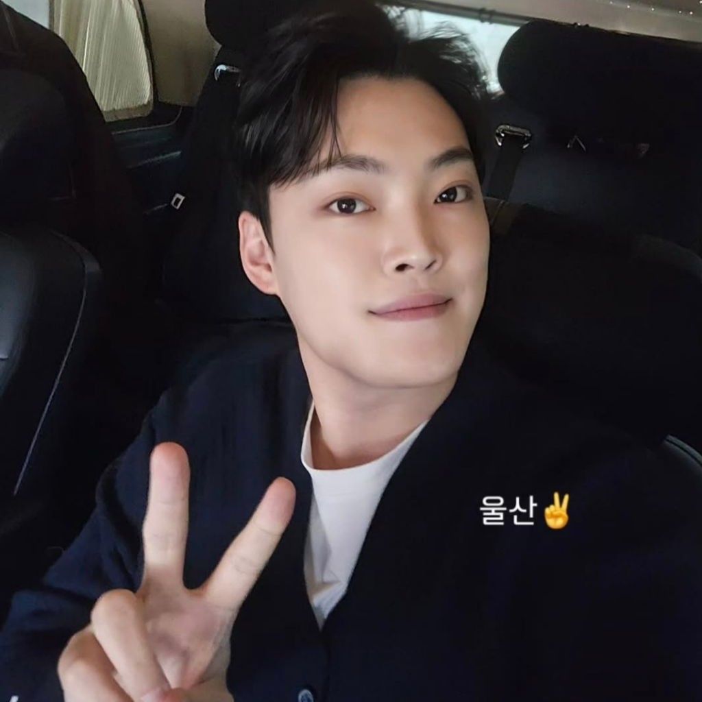 A moment captured by a fan of Kim Kyungmin