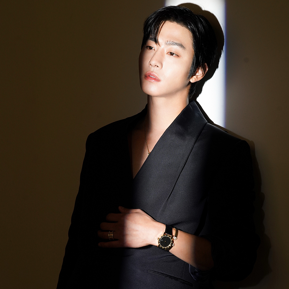 粉丝拍下的安孝燮瞬间