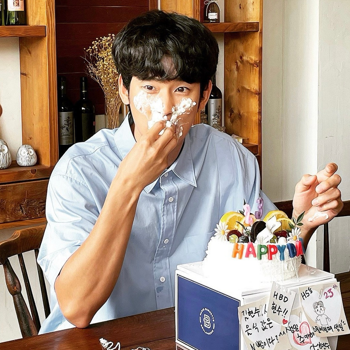 金秀贤的最新照片