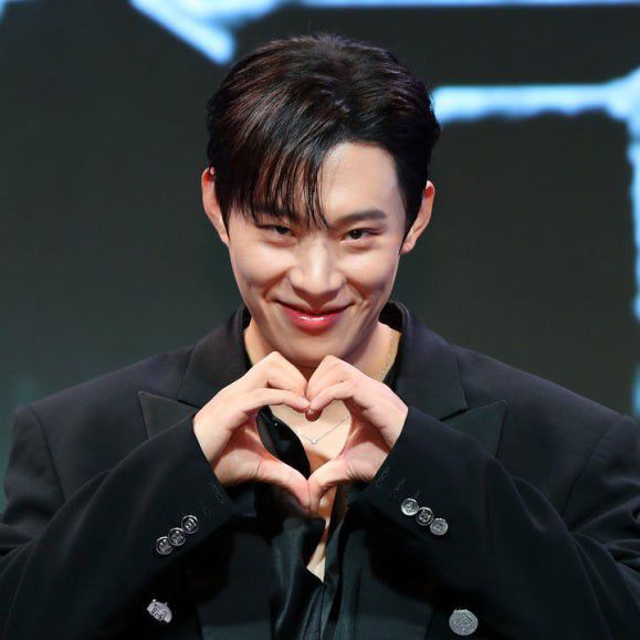 A moment captured by a fan of Kim Sungcheol