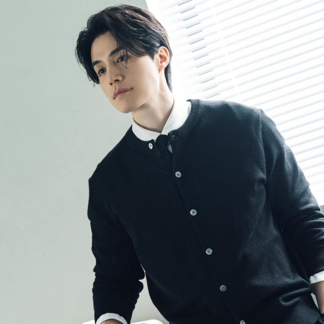 Behind-the-scenes cut of Lee Dongwook