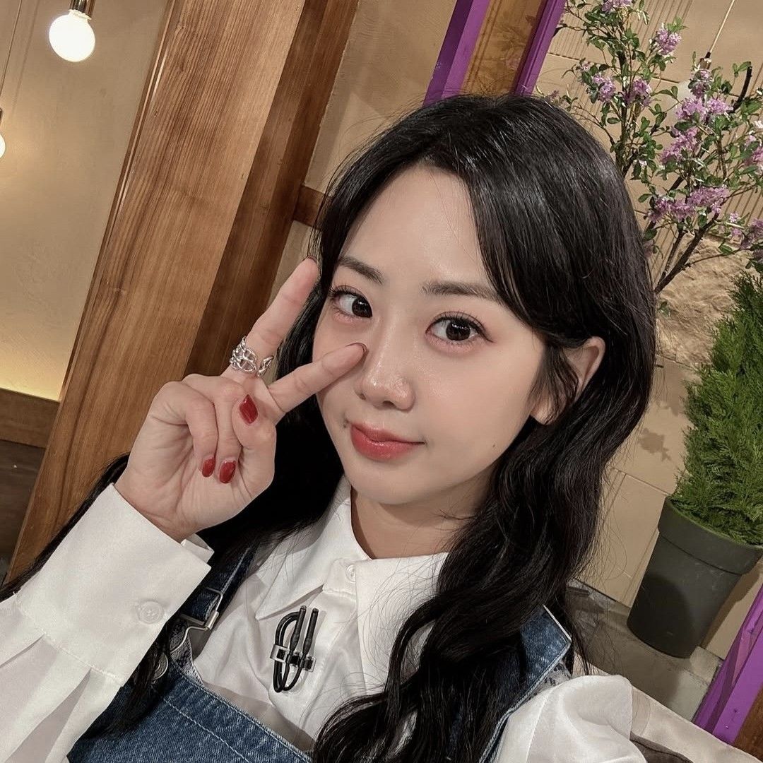 Latest photo of Kang Hyeyeon
