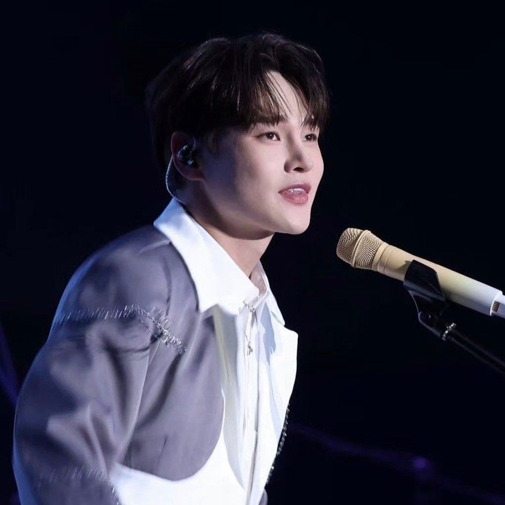 朴瑞镇的最新照片