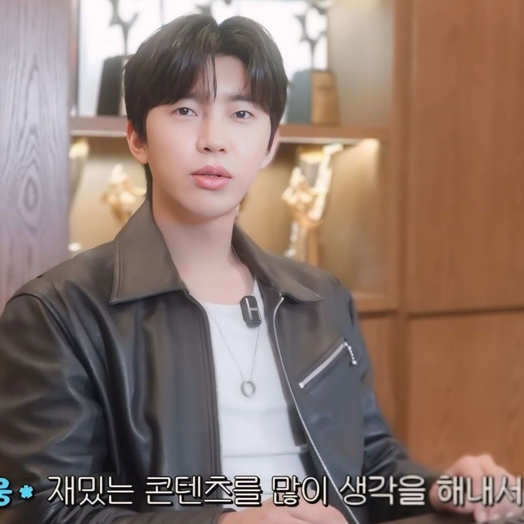 Momen yang diabadikan oleh penggemar Lim Youngwoong