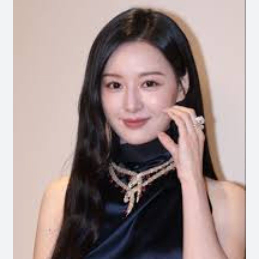 Behind-the-scenes cut of Kim Jiwon