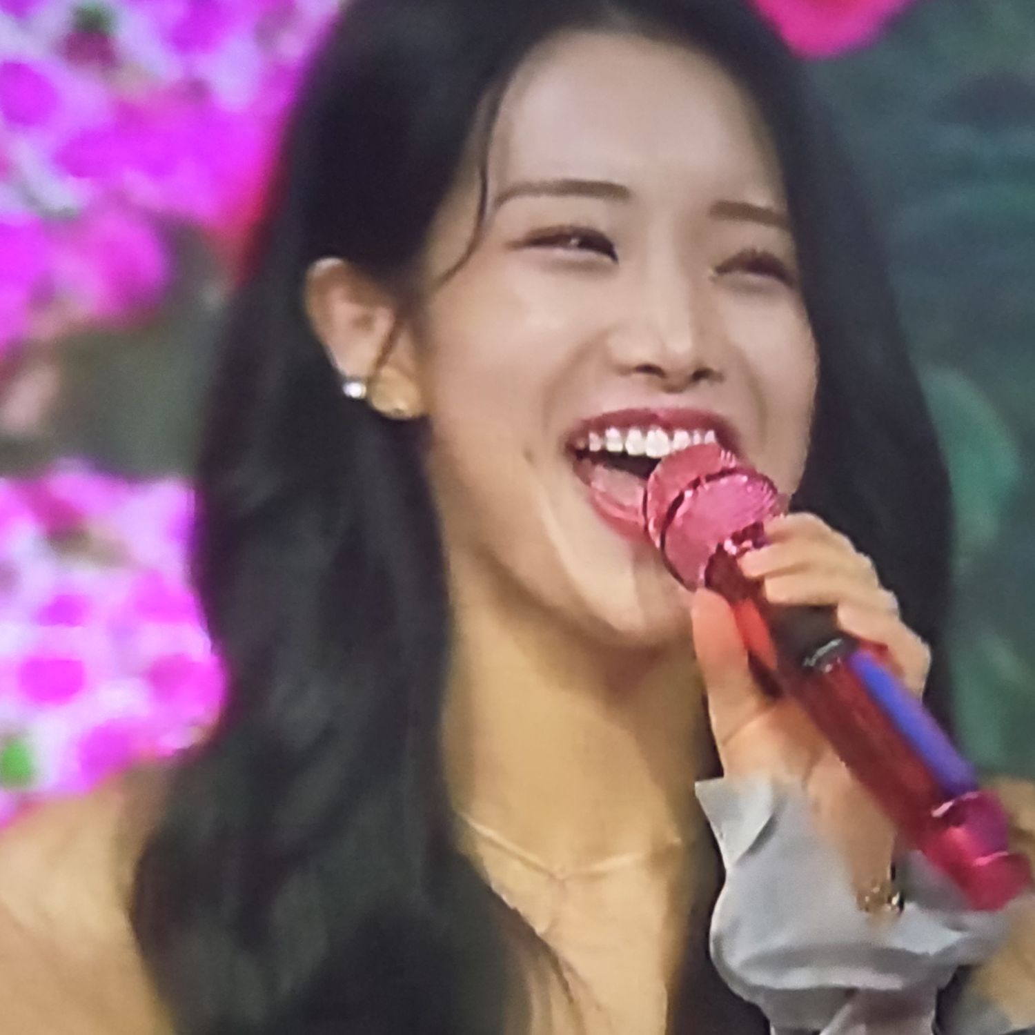 Behind-the-scenes cut of Kim Soyeon (2004)