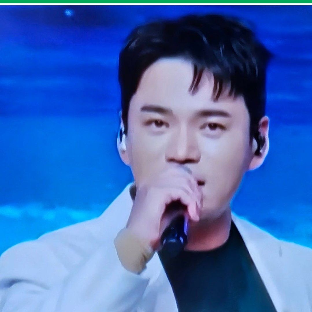 A moment captured by a fan of Lee Jung