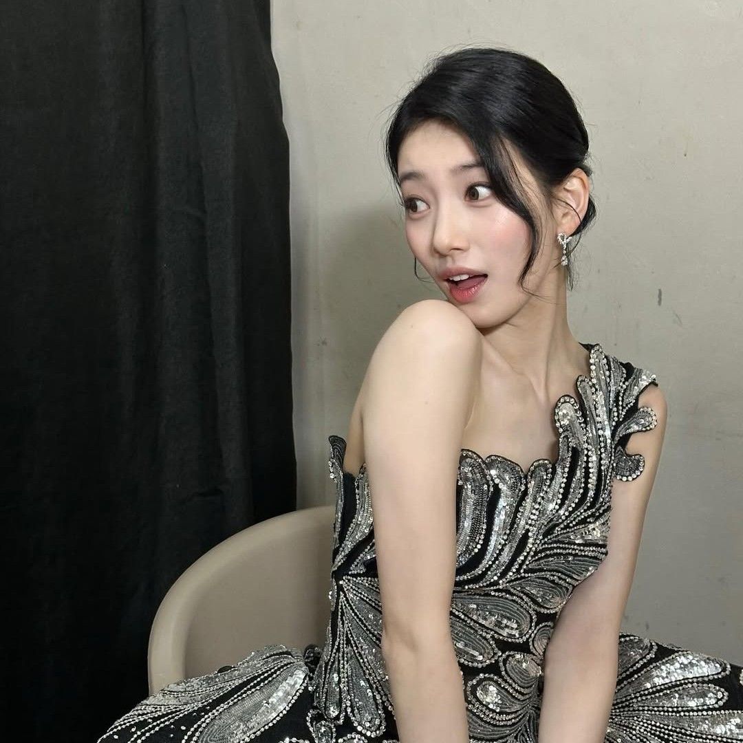 Recent activity shot of Bae Suzy