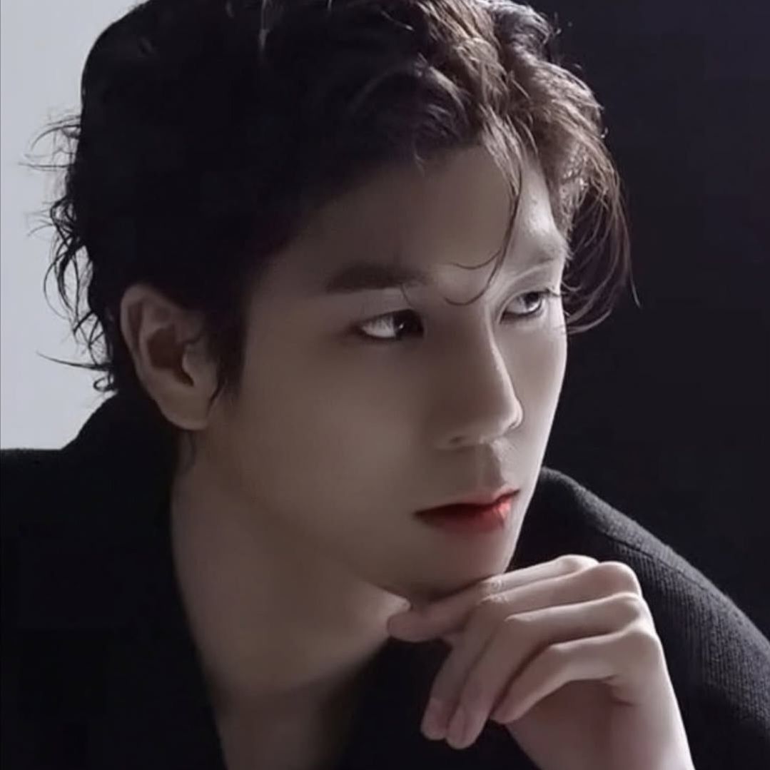Behind-the-scenes cut of Jeong Dongwon