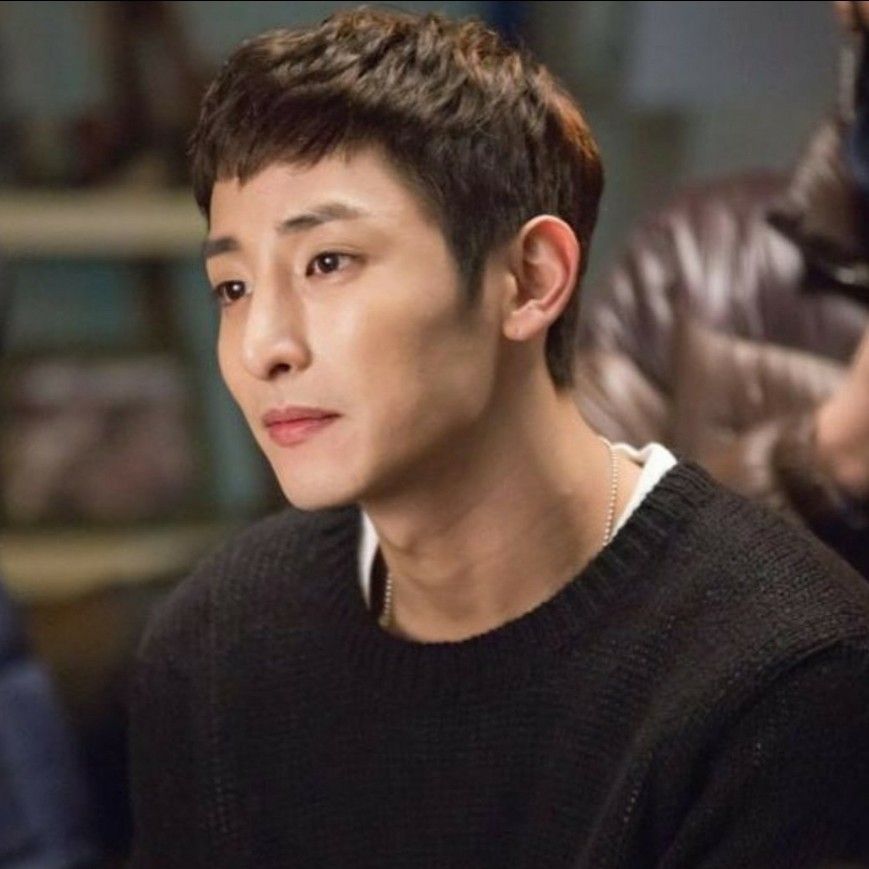 Behind-the-scenes cut of Lee Soohyuk