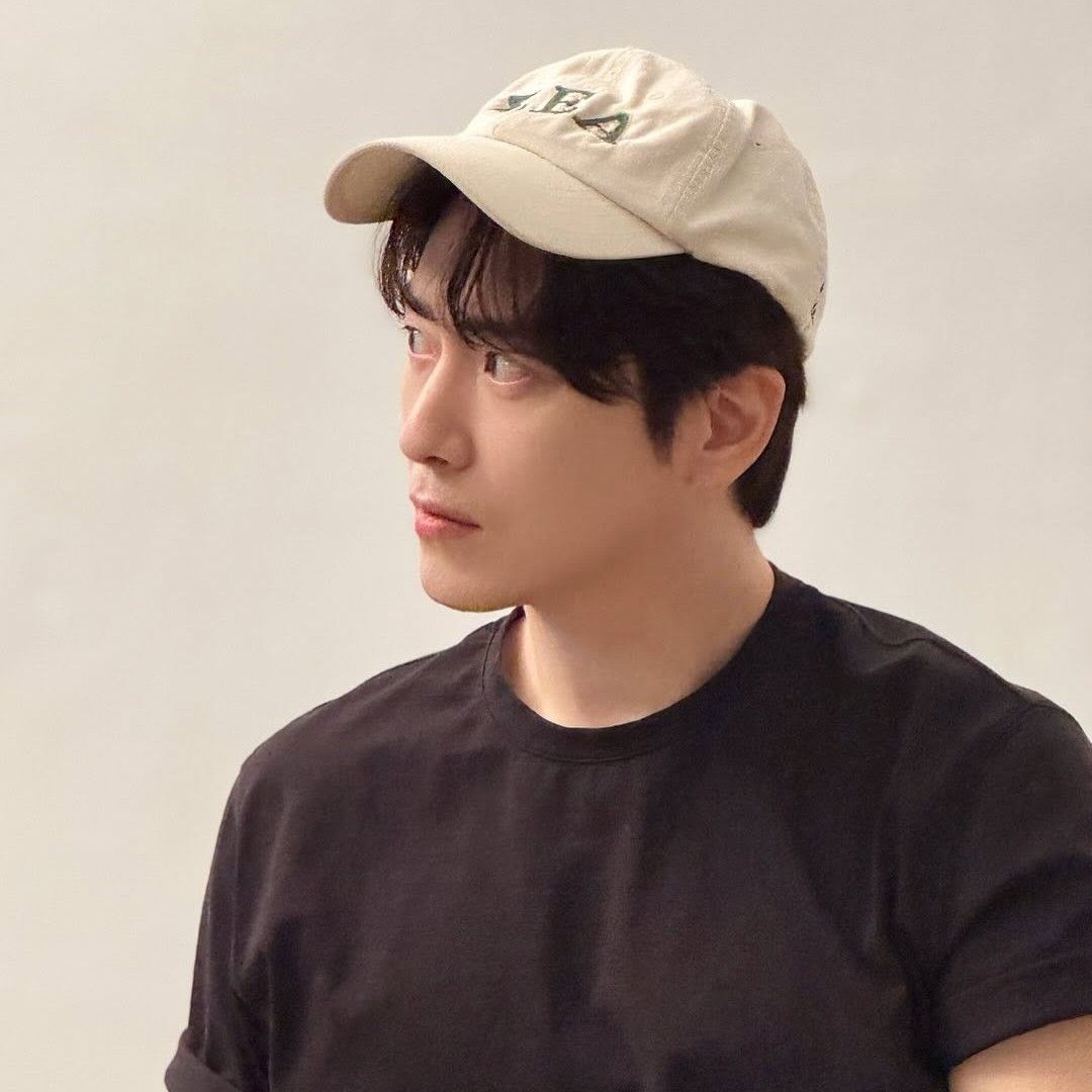 A moment captured by a fan of Lee Joonhyuk