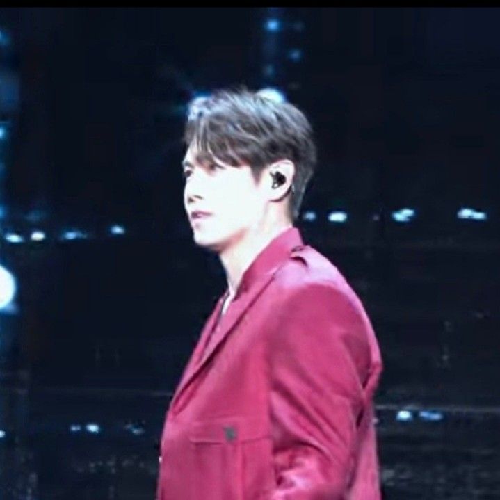 A moment captured by a fan of Hwanhee