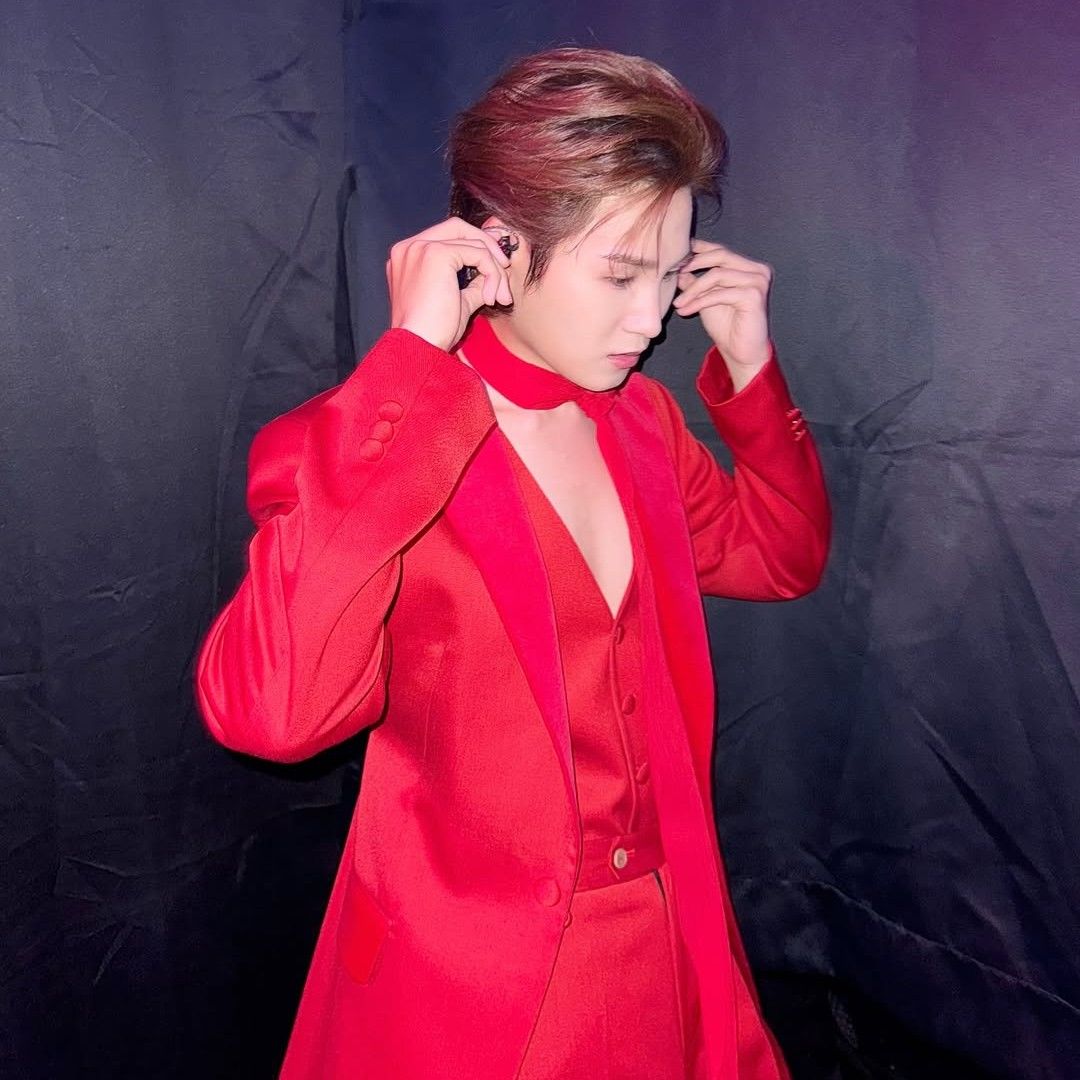 Behind-the-scenes cut of Kim Heejae