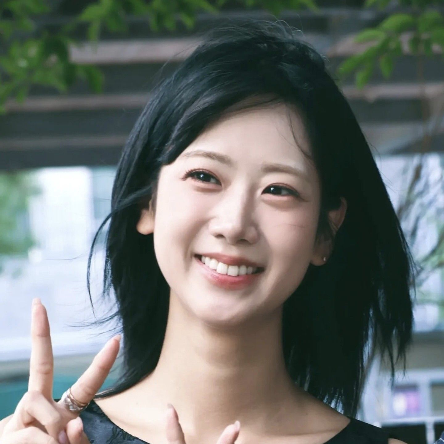 Behind-the-scenes cut of Kang Hyeyeon