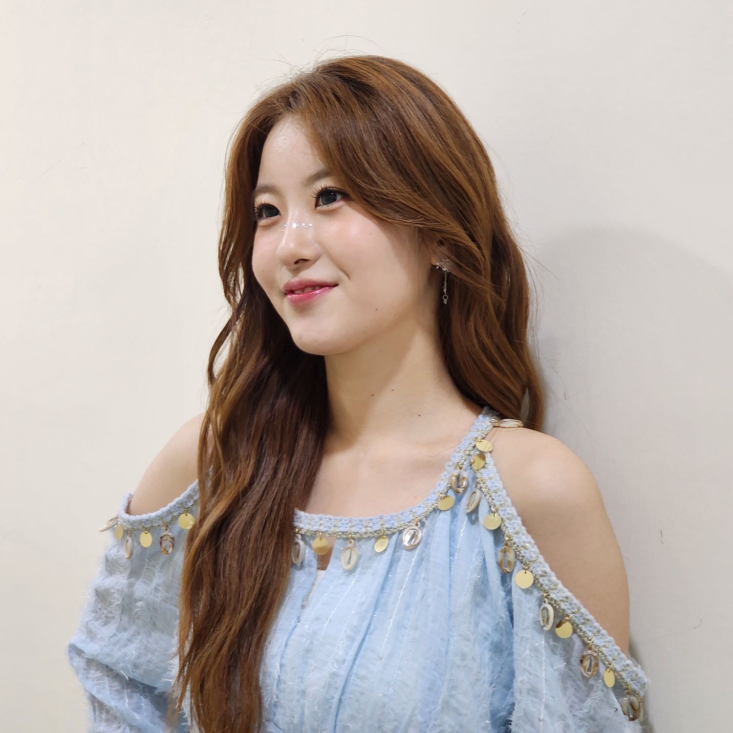 Behind-the-scenes cut of Oh Yujin
