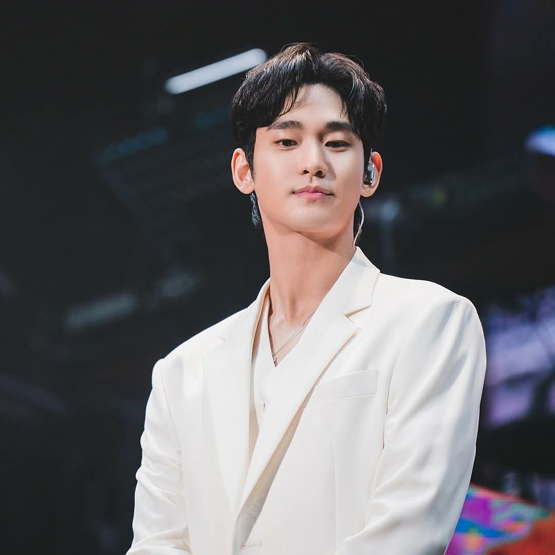 Behind-the-scenes cut of Kim Soohyun