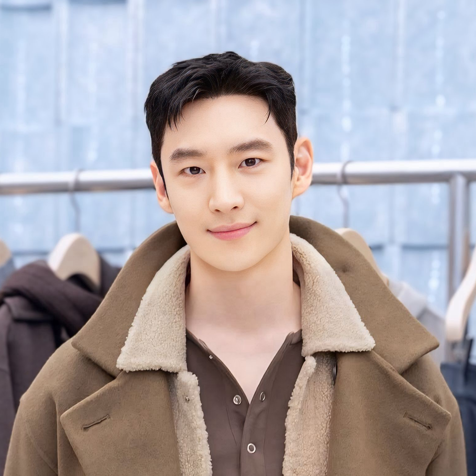 Behind-the-scenes cut of Lee Jaehoon