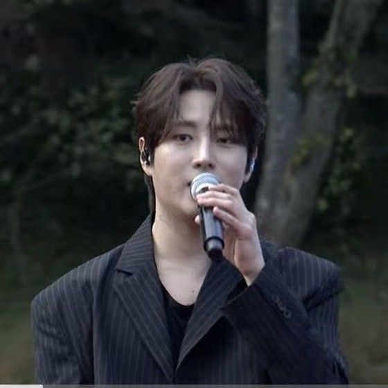 Behind-the-scenes cut of Kim Jungyeon