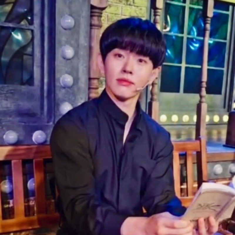 Behind-the-scenes cut of Lee Byeongchan