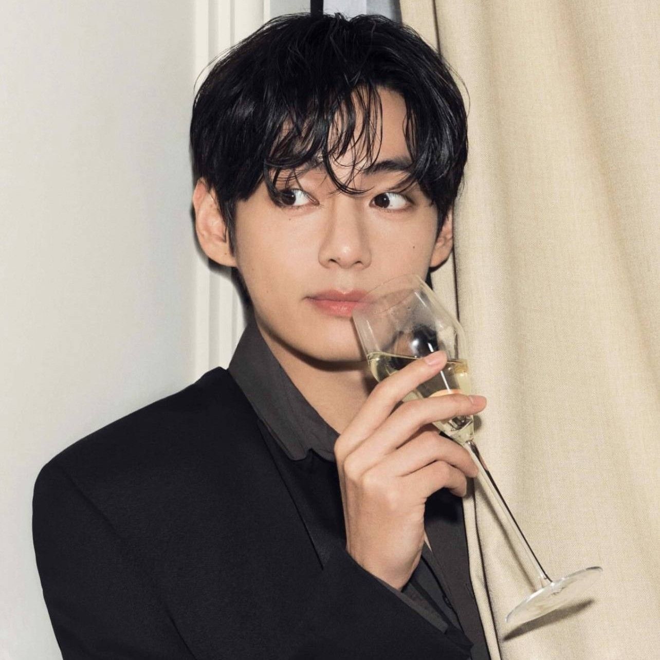 Recent activity shot of Kim Taehyung (V)