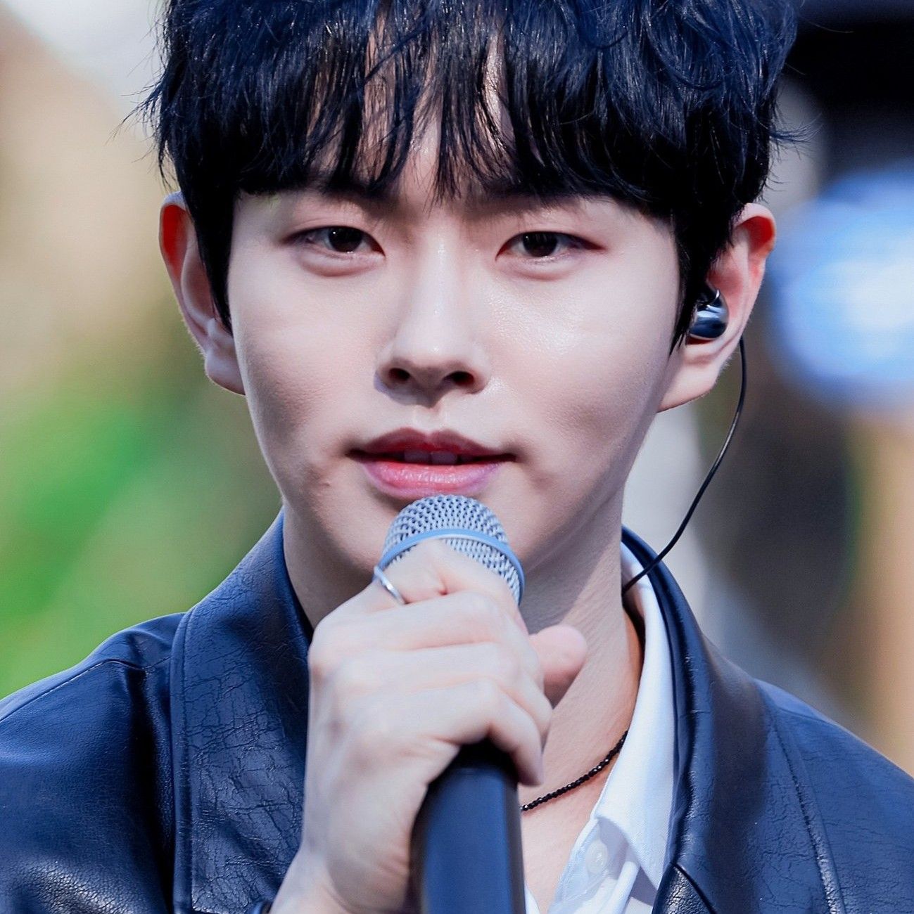 Behind-the-scenes cut of Lee Byeongchan