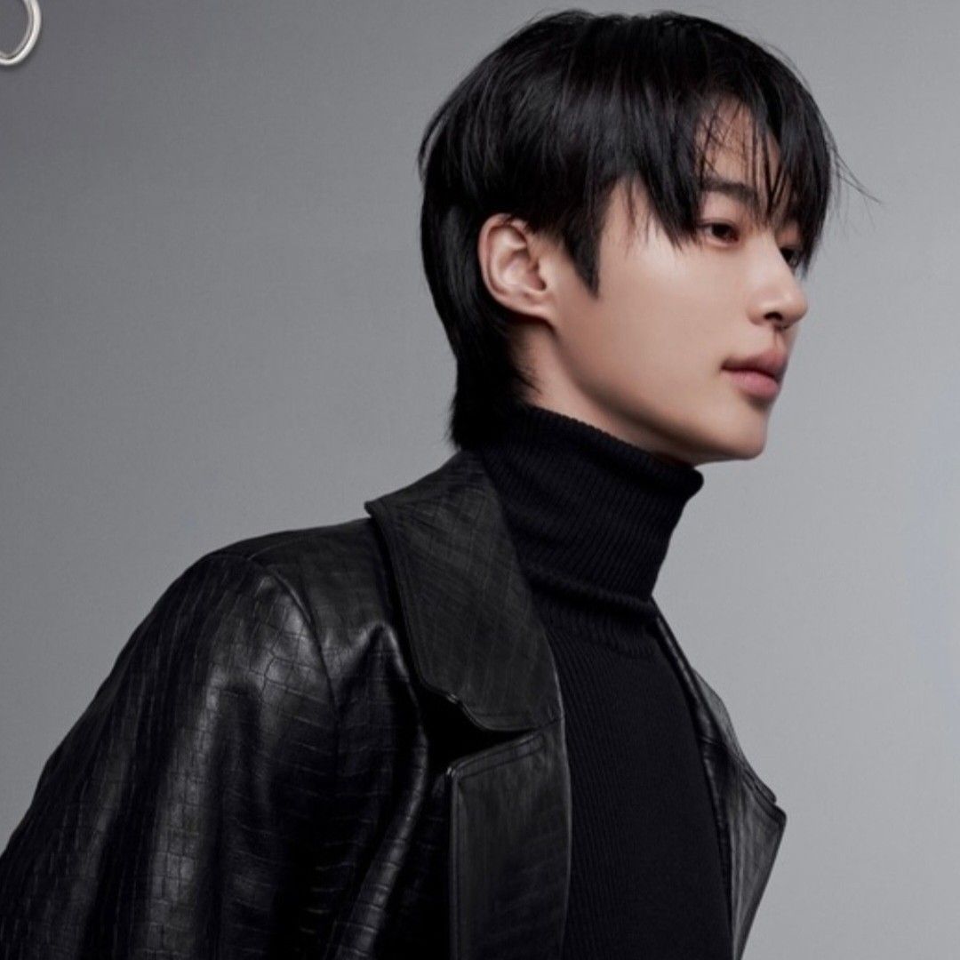 边佑锡的近期活动照