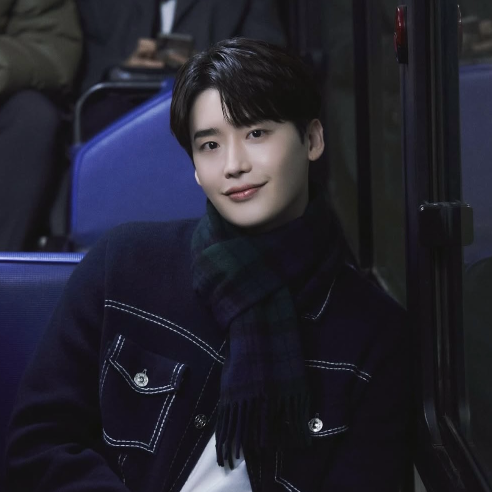 Latest photo of Lee Jongsuk