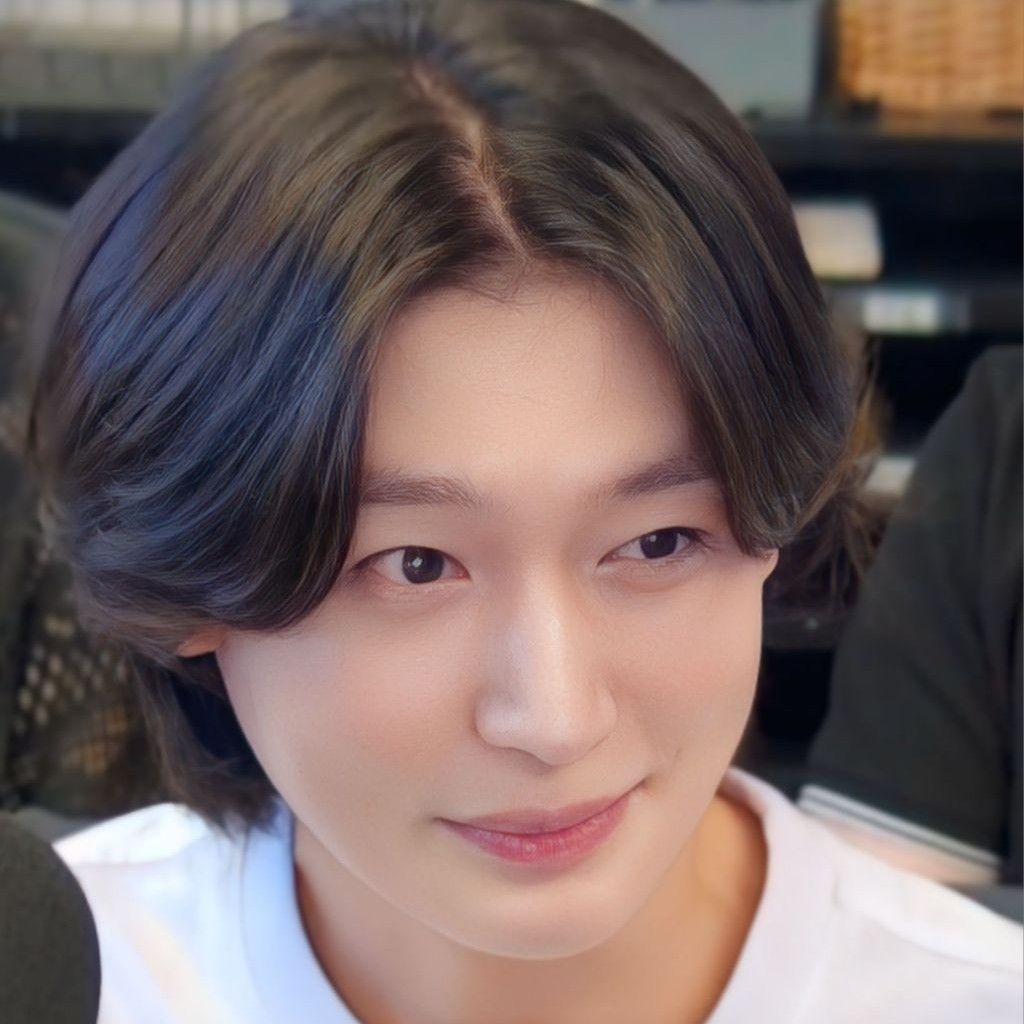 Latest photo of Kim Yongpil
