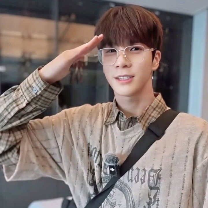 Cuplikan di balik layar dari Jeong Dongwon