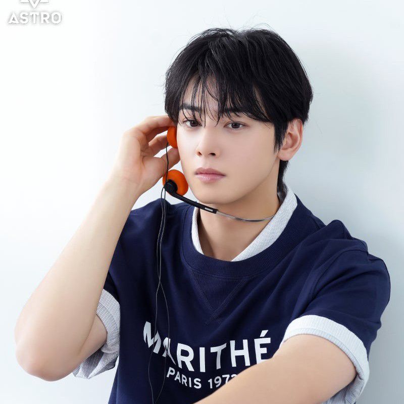 Cuplikan di balik layar dari Cha Eunwoo