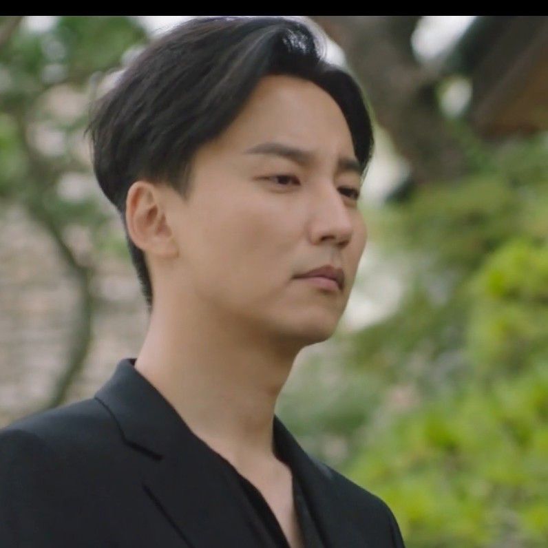 Recent activity shot of Kim Namgil
