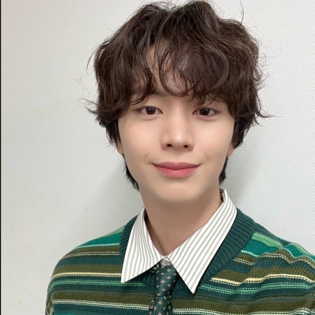 A moment captured by a fan of Yook Sungjae